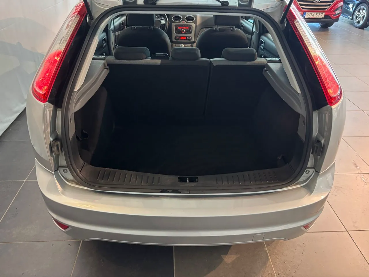 Vehicle image 9
