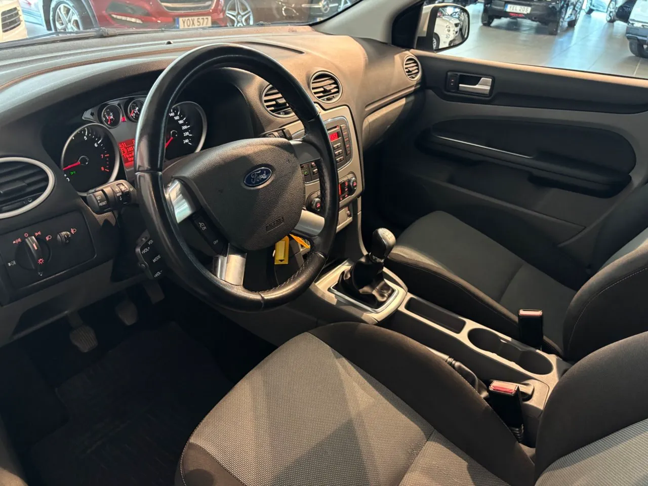 Vehicle image 4