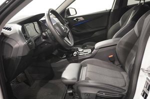 BMW 218 bild 9