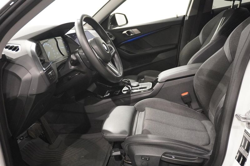 BMW 218 bild 9