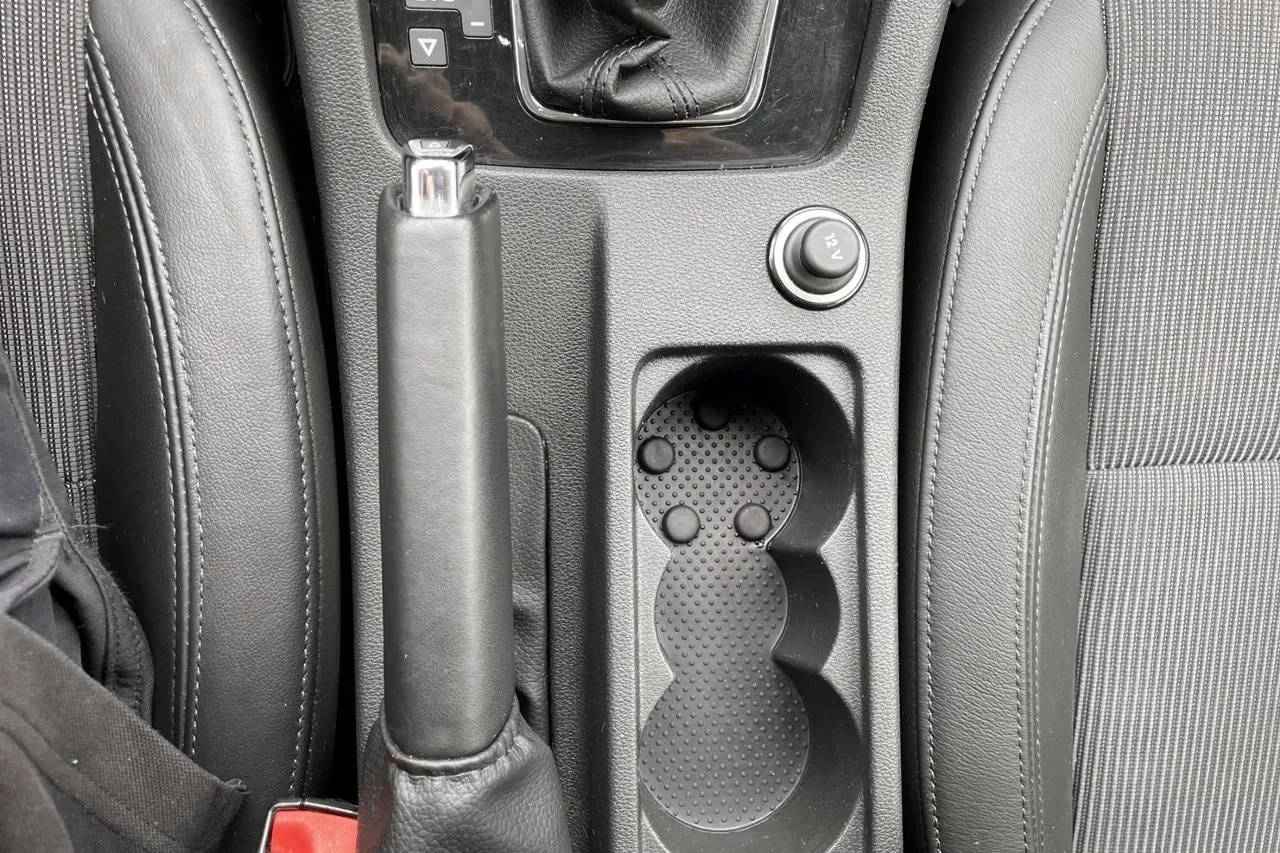 Vehicle image 27