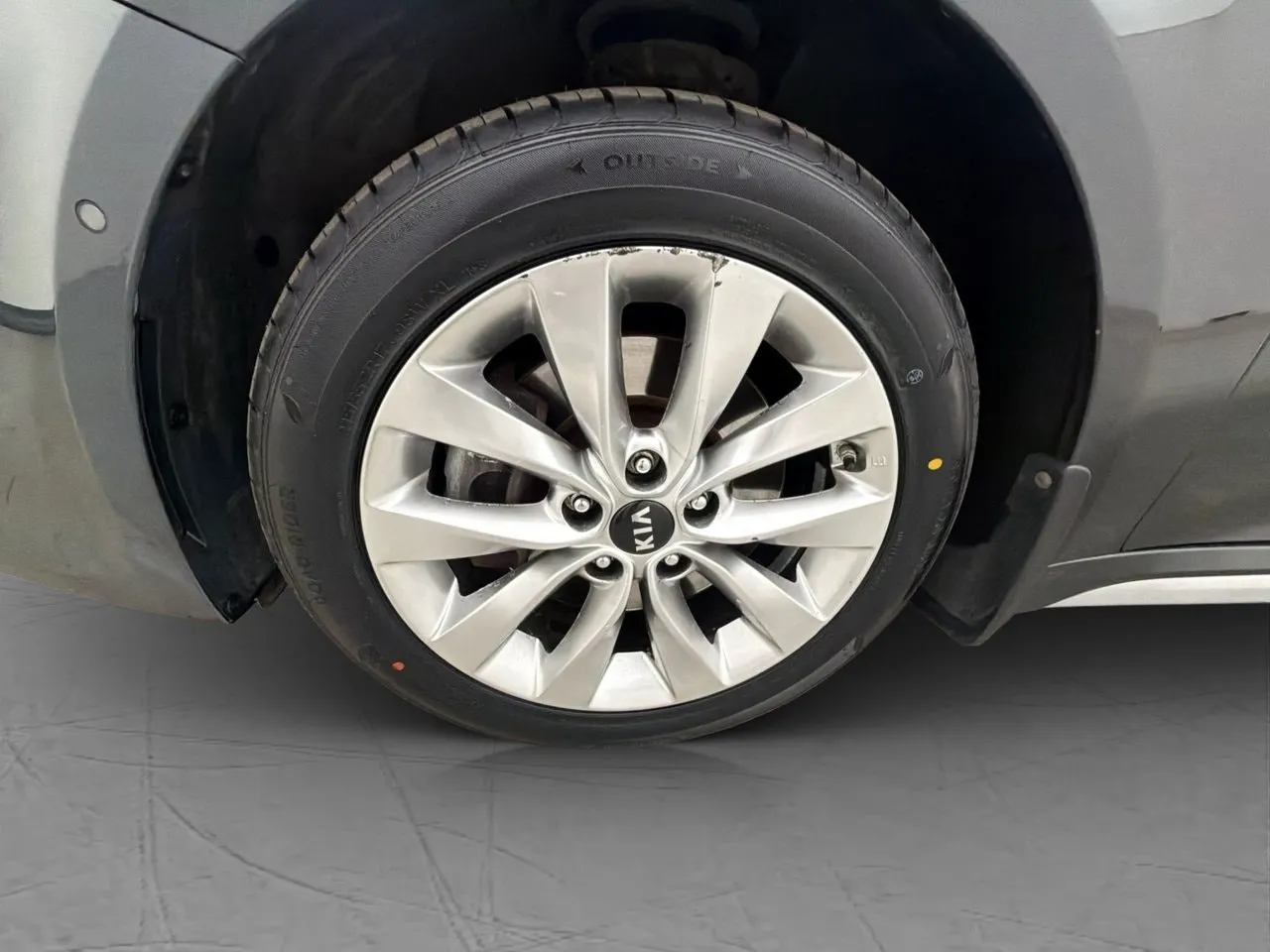 Vehicle image 35