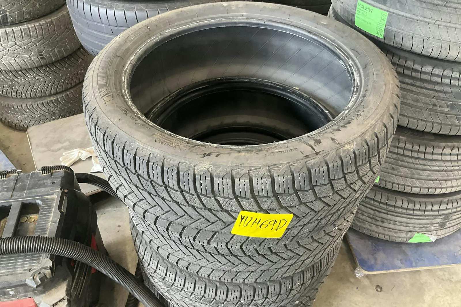 Vehicle image 20