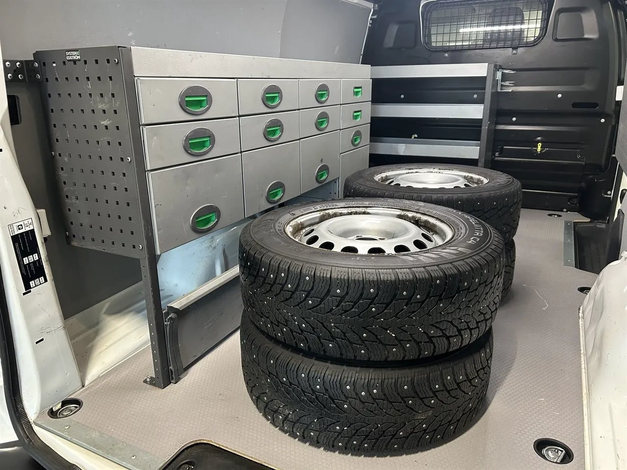 Vehicle image 14