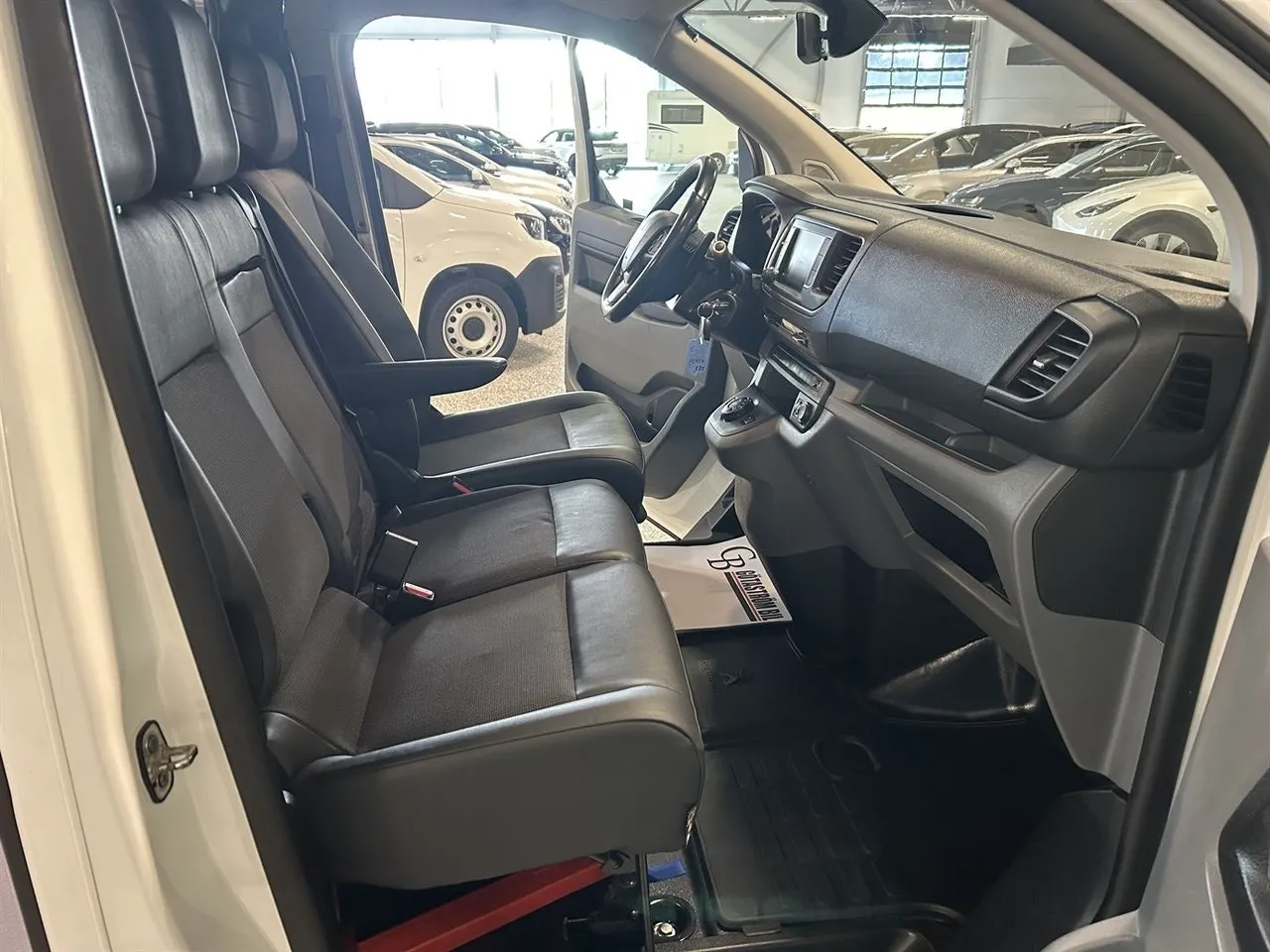Vehicle image 20