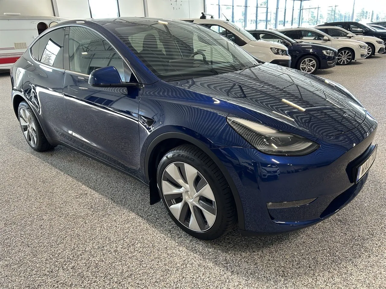 Vehicle image 4