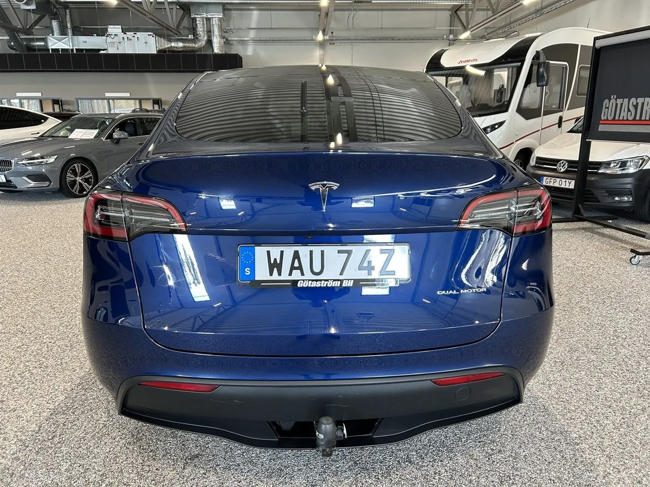 Vehicle image 2