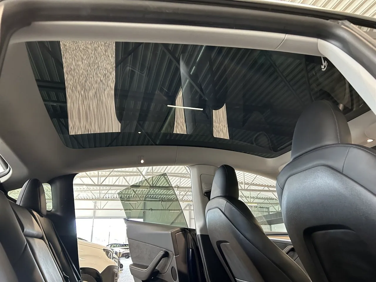 Vehicle image 20