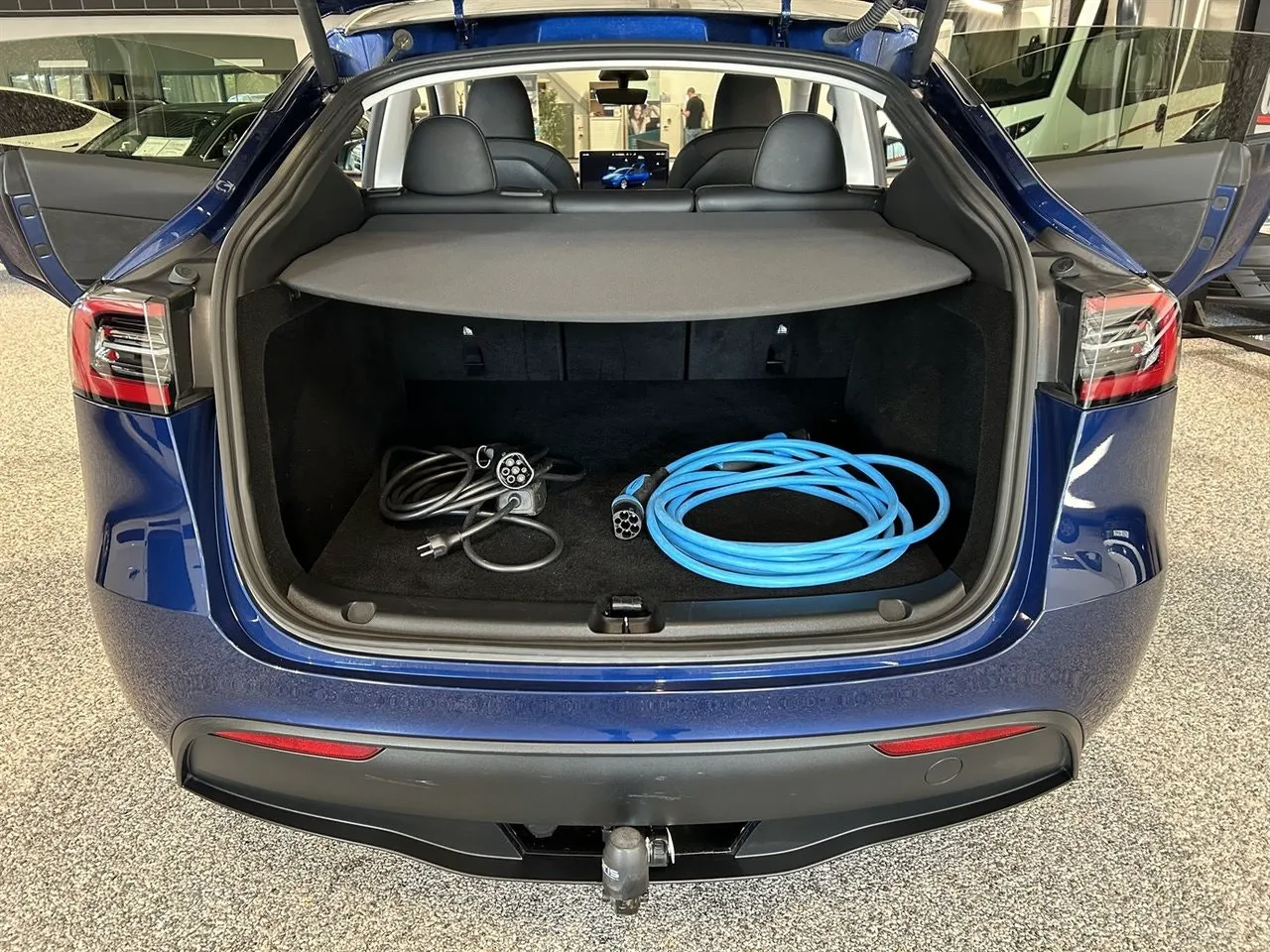 Vehicle image 14
