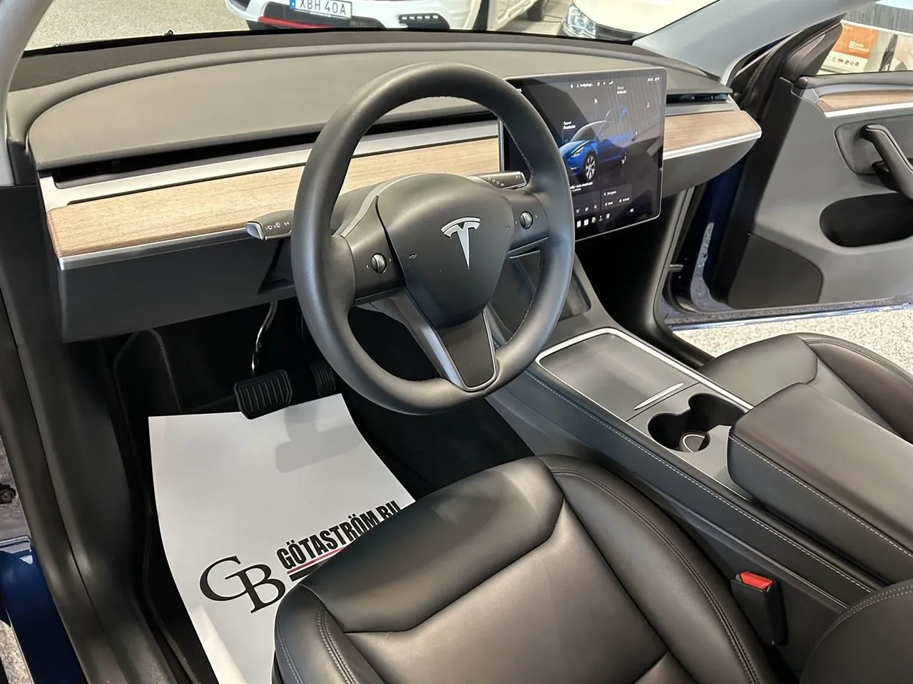Vehicle image 11