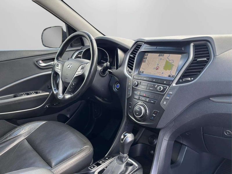Hyundai Grand Santa Fe bild 24