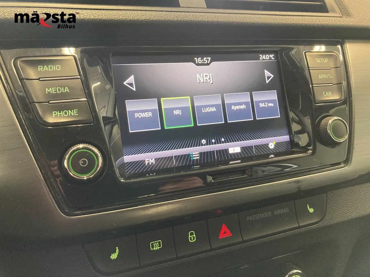 Vehicle image 17
