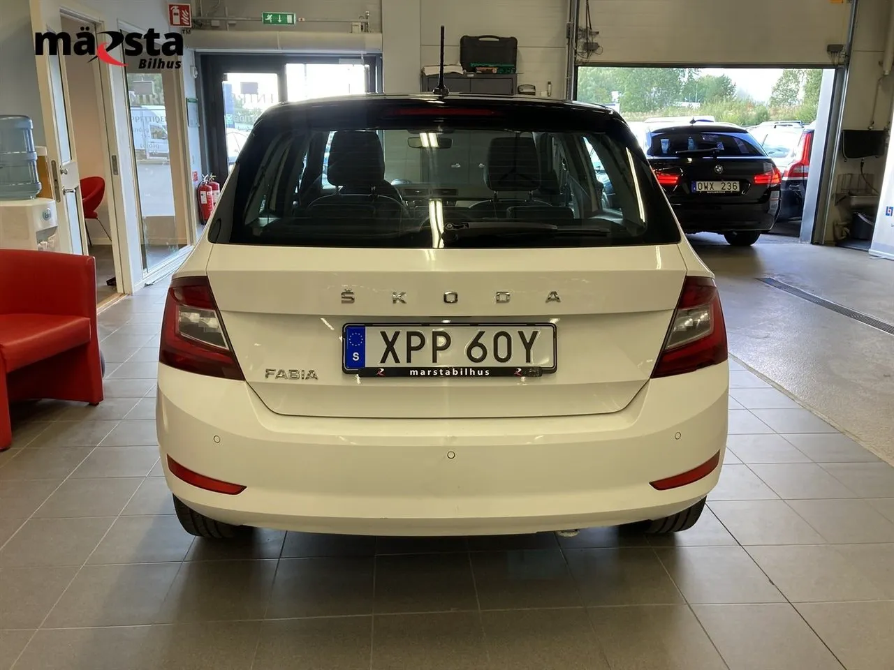 Vehicle image 6