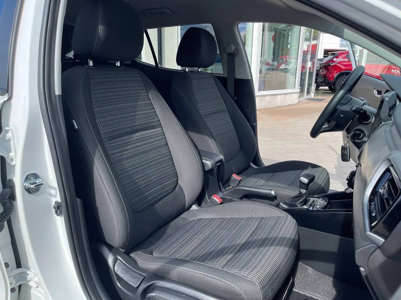 Vehicle image 15