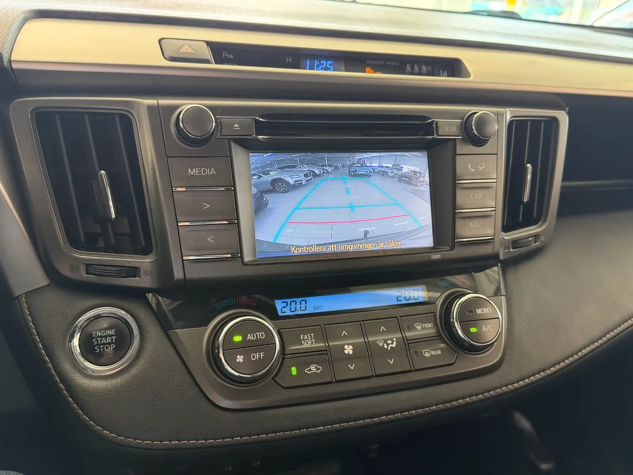 Vehicle image 23