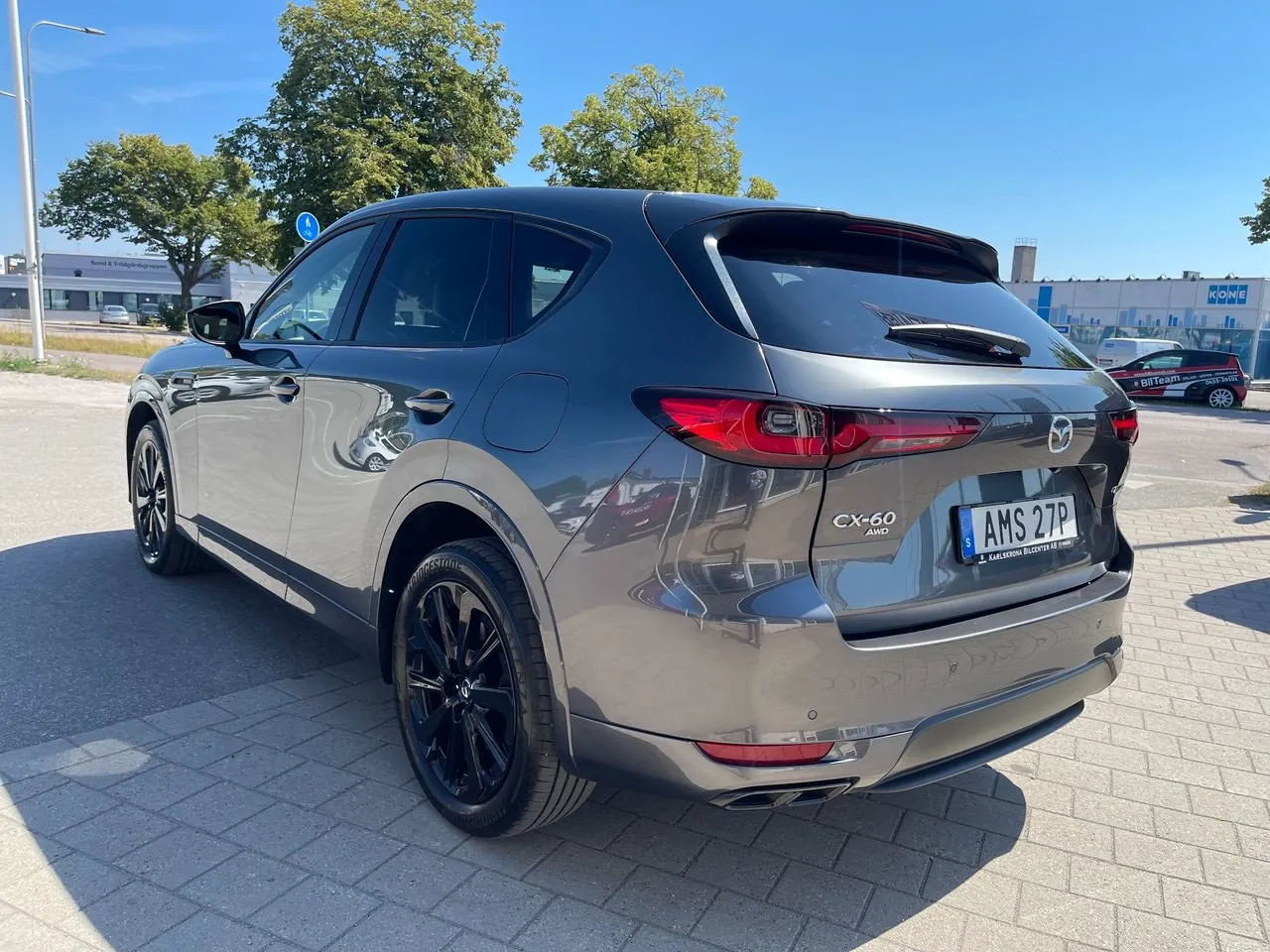 Vehicle image 6