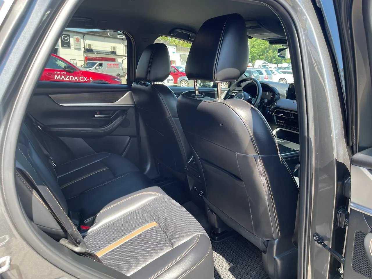 Vehicle image 17