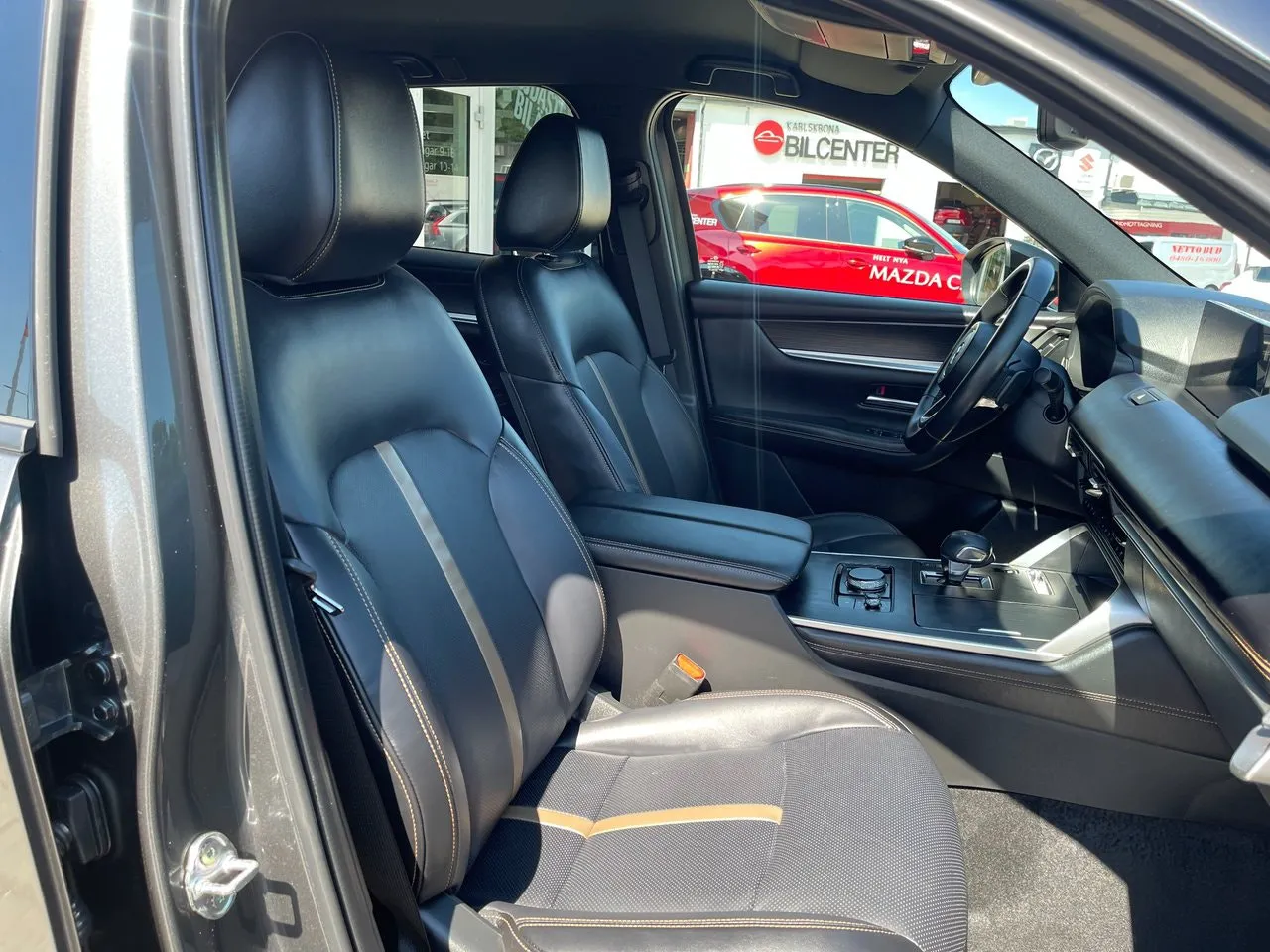 Vehicle image 21