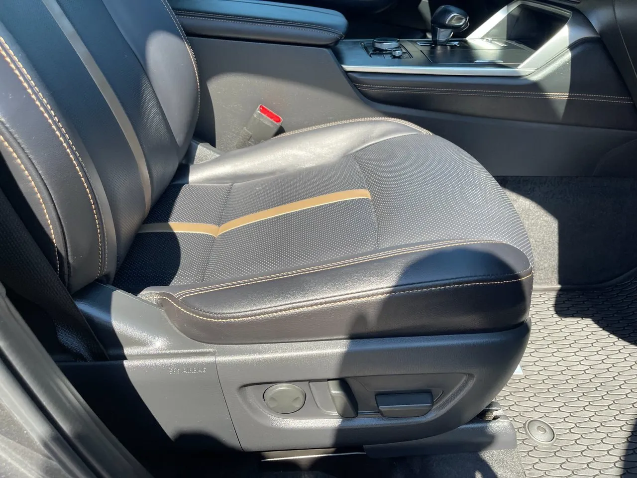 Vehicle image 22