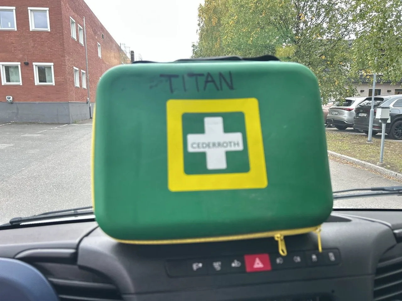 Vehicle image 18