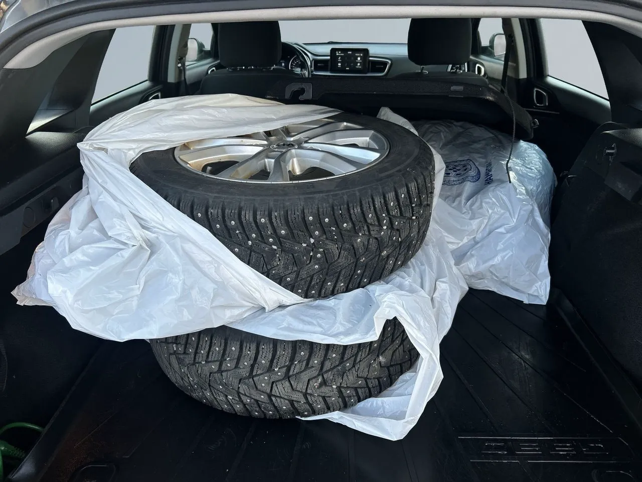 Vehicle image 11