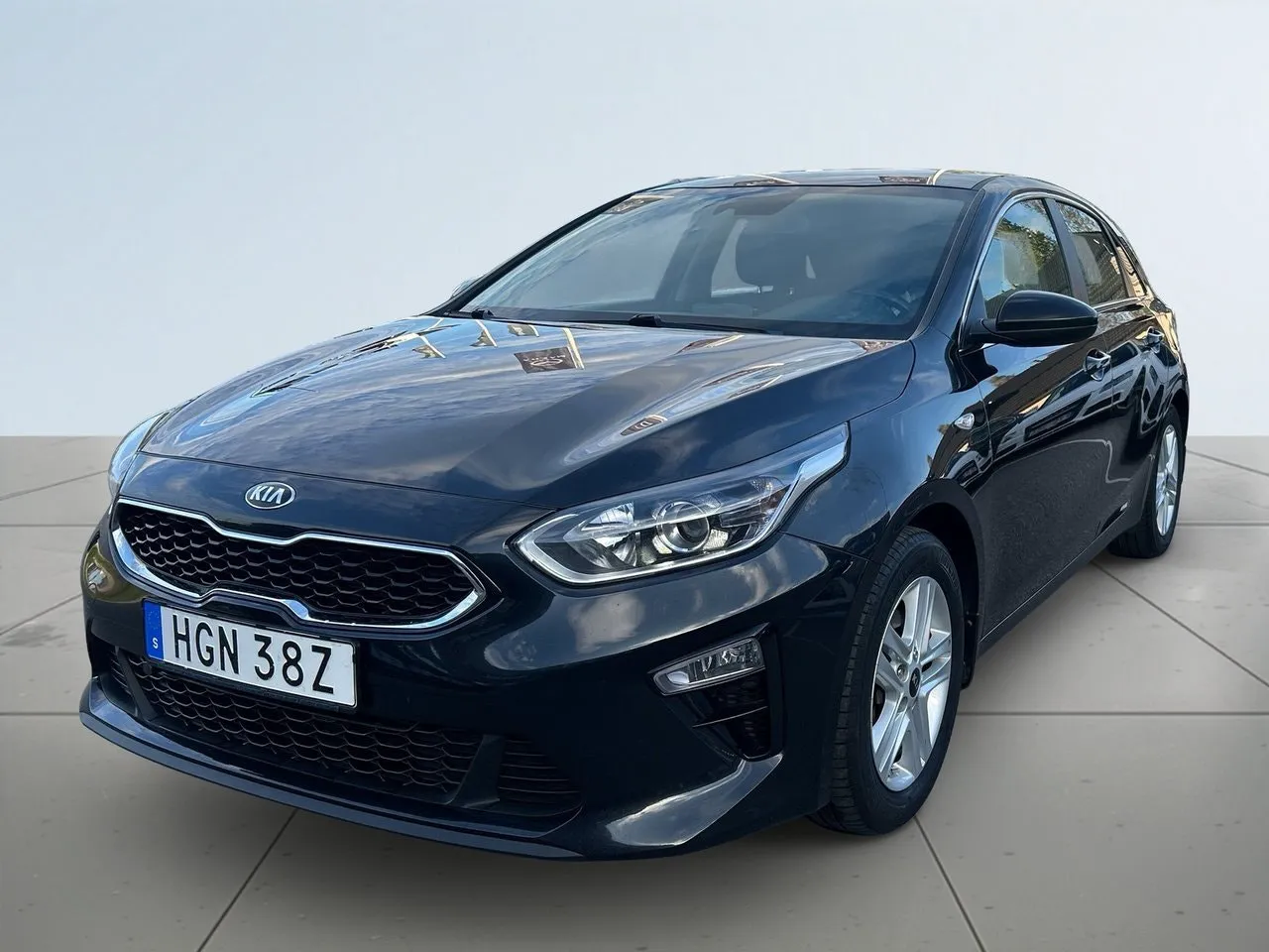 Vehicle image 15