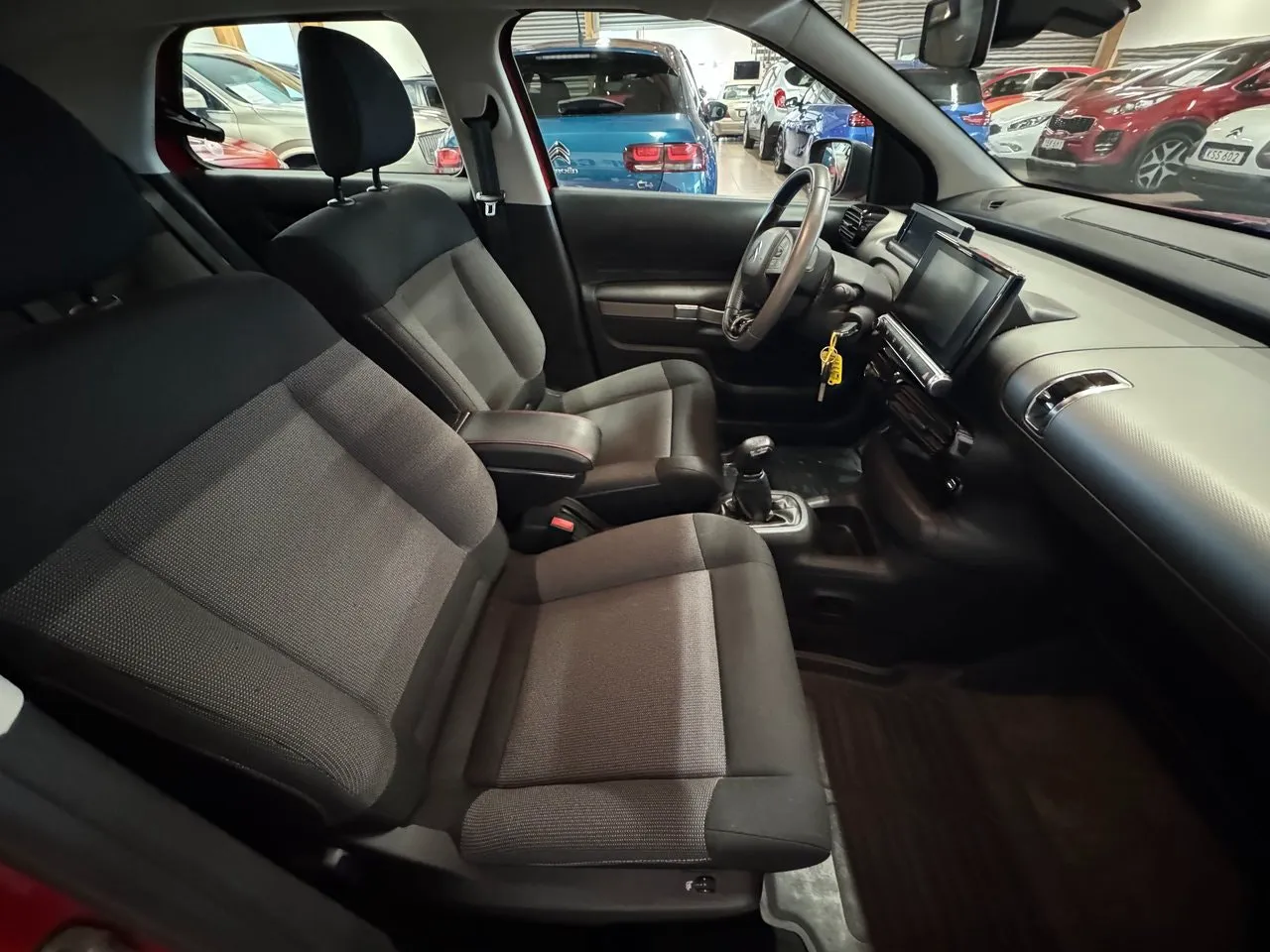 Vehicle image 6