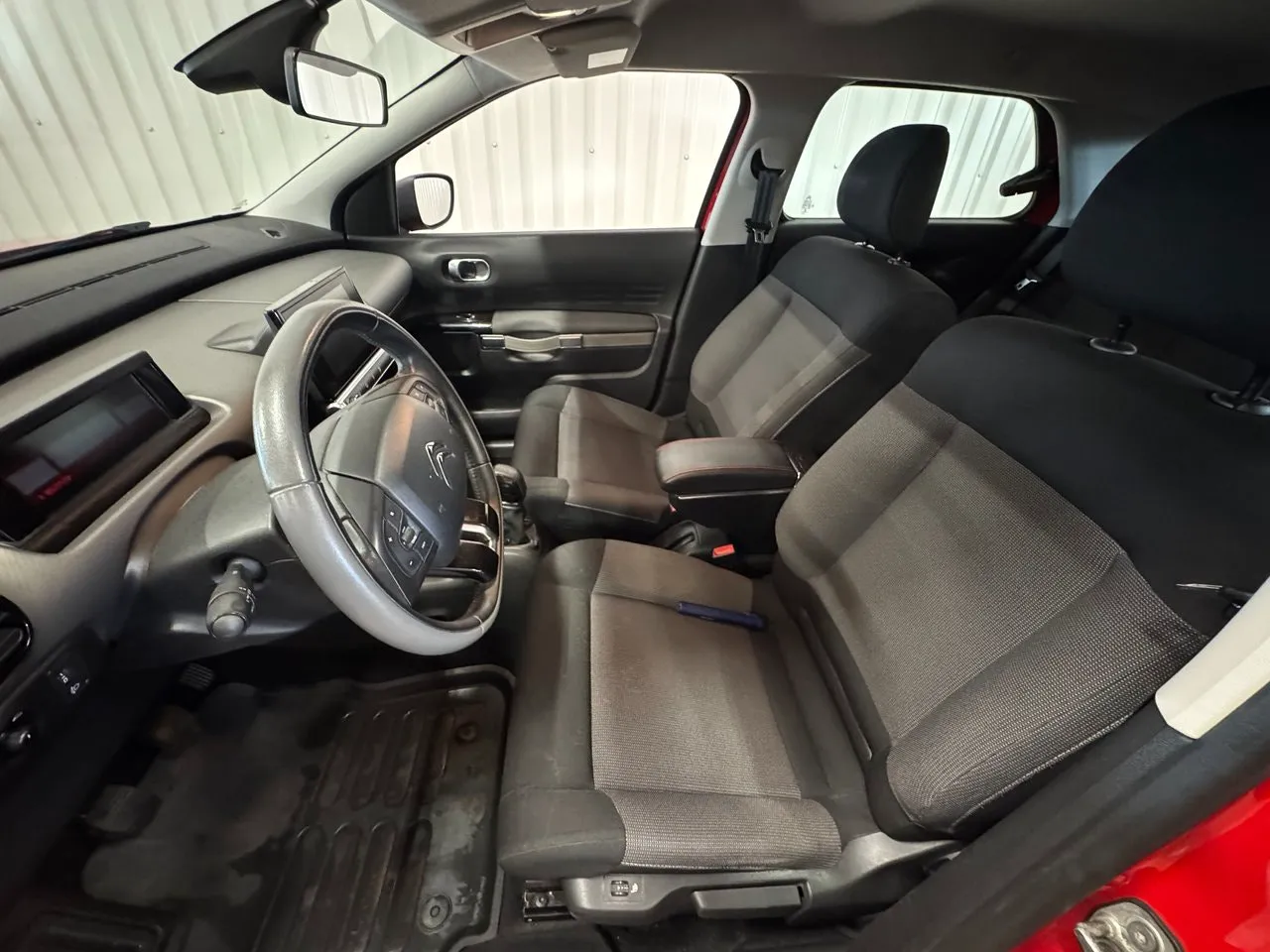 Vehicle image 7
