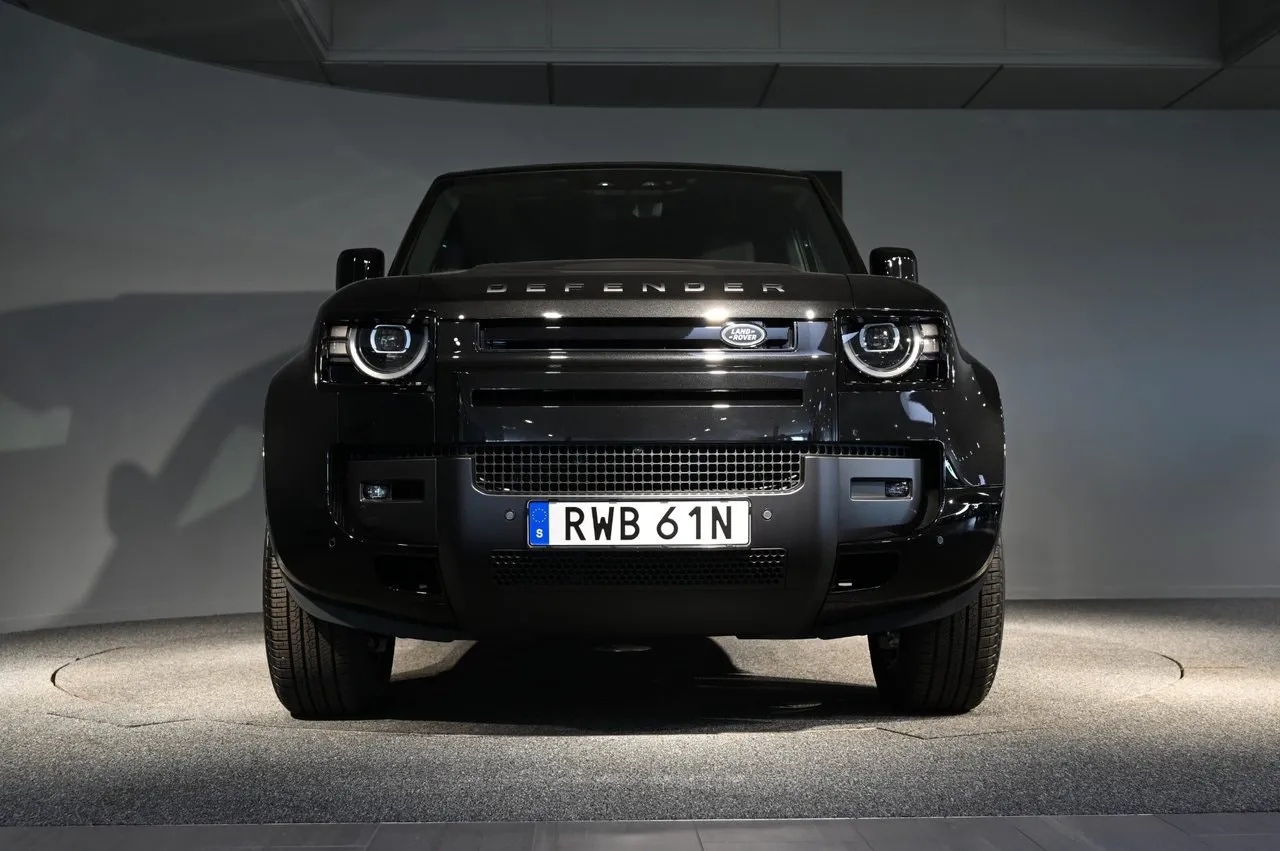 Vehicle image 8