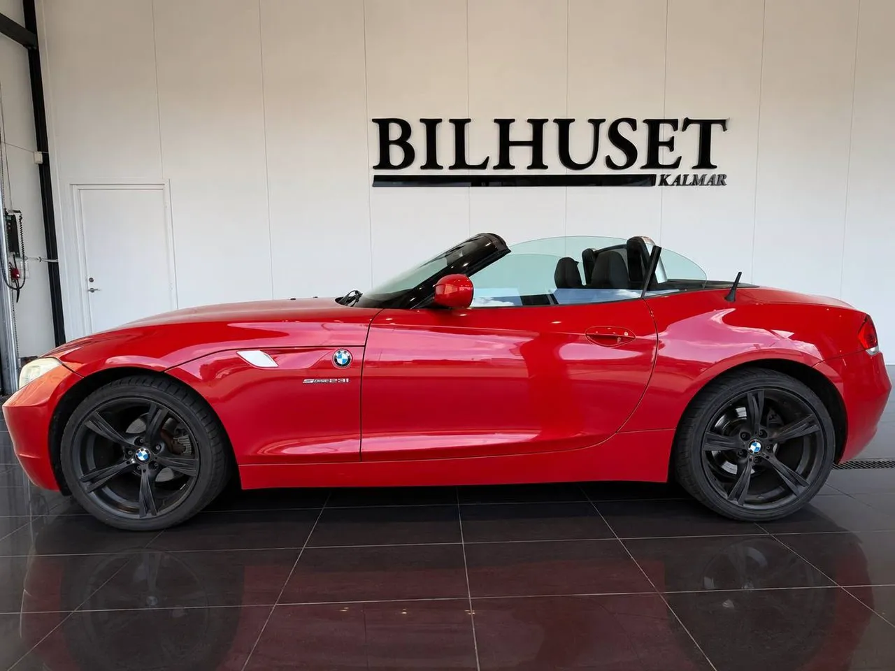 Vehicle image 6