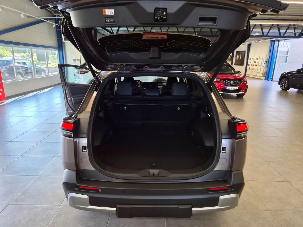 Vehicle image 12