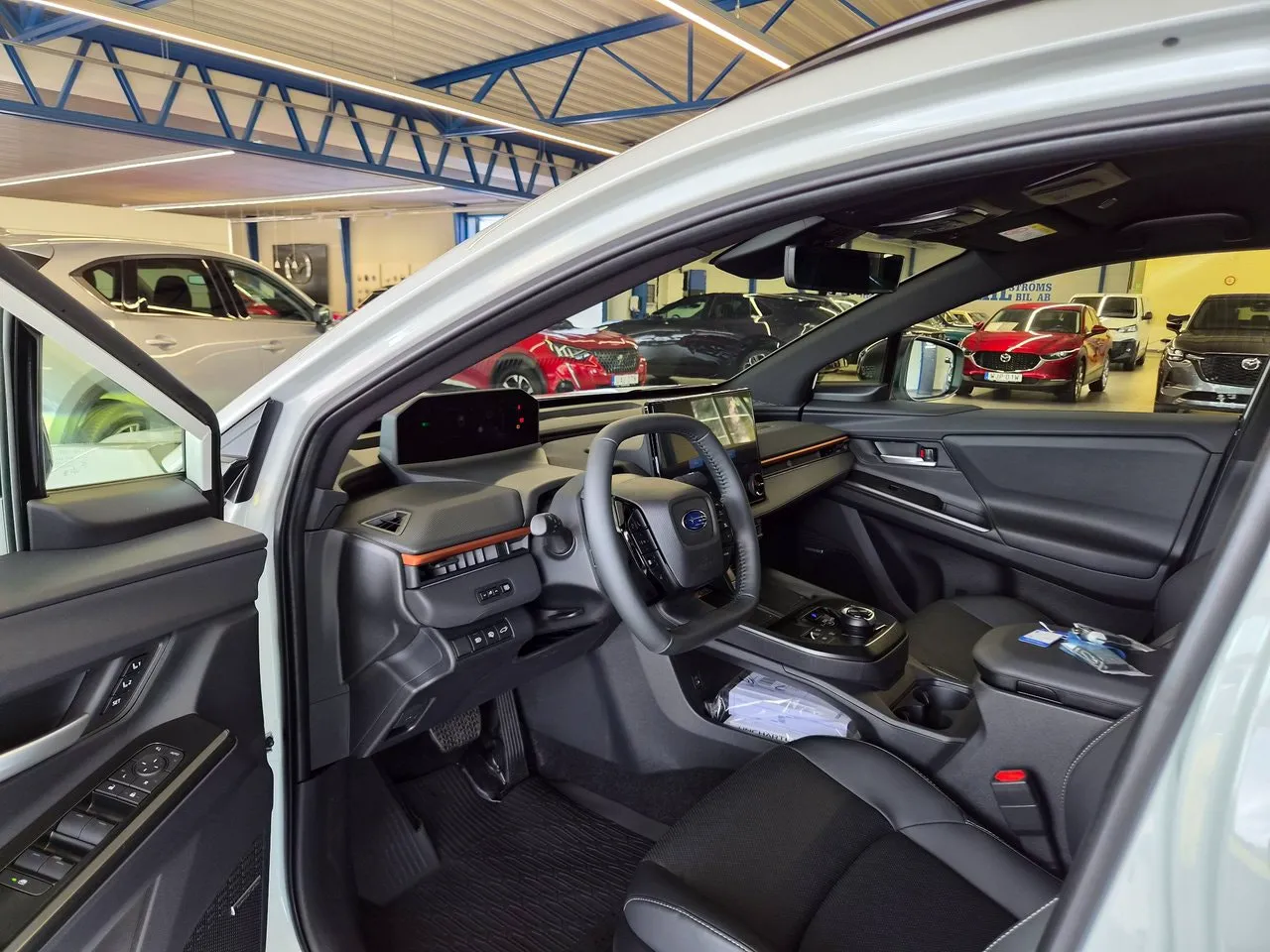Vehicle image 7
