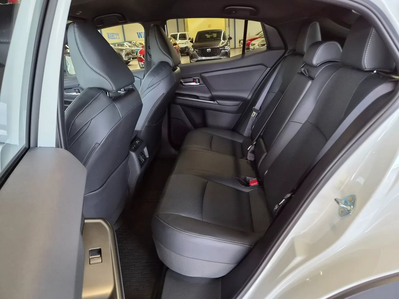 Vehicle image 11