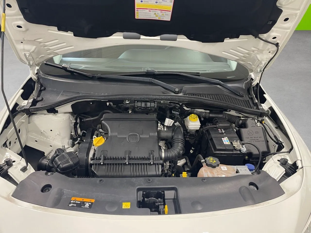 Vehicle image 16