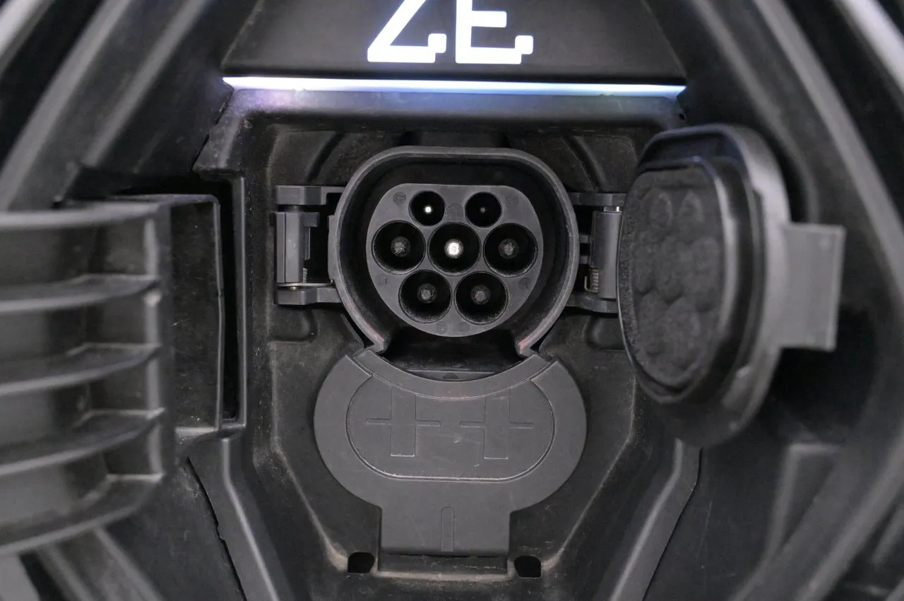 Vehicle image 21