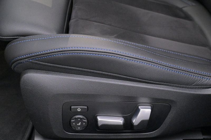 BMW i4 bild 14