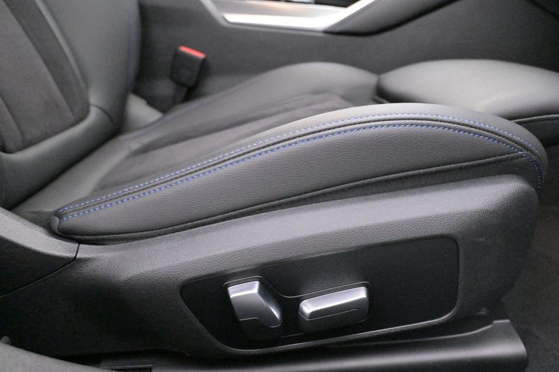 BMW i4 bild 16