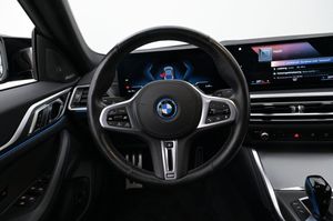 BMW i4 bild 7