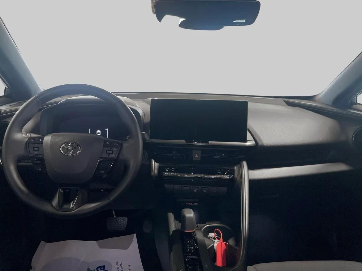 Vehicle image 10