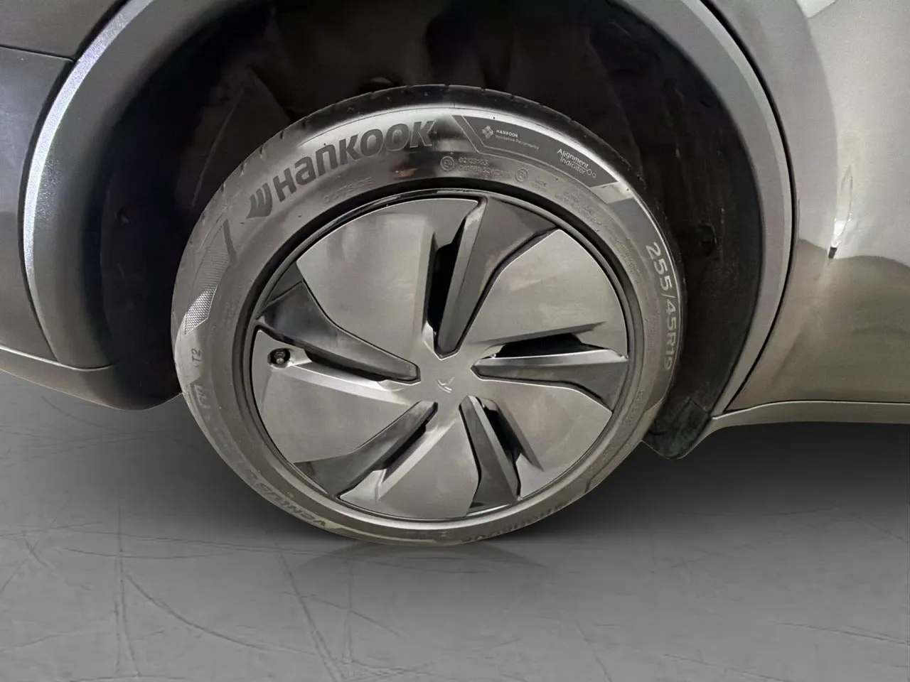 Vehicle image 33