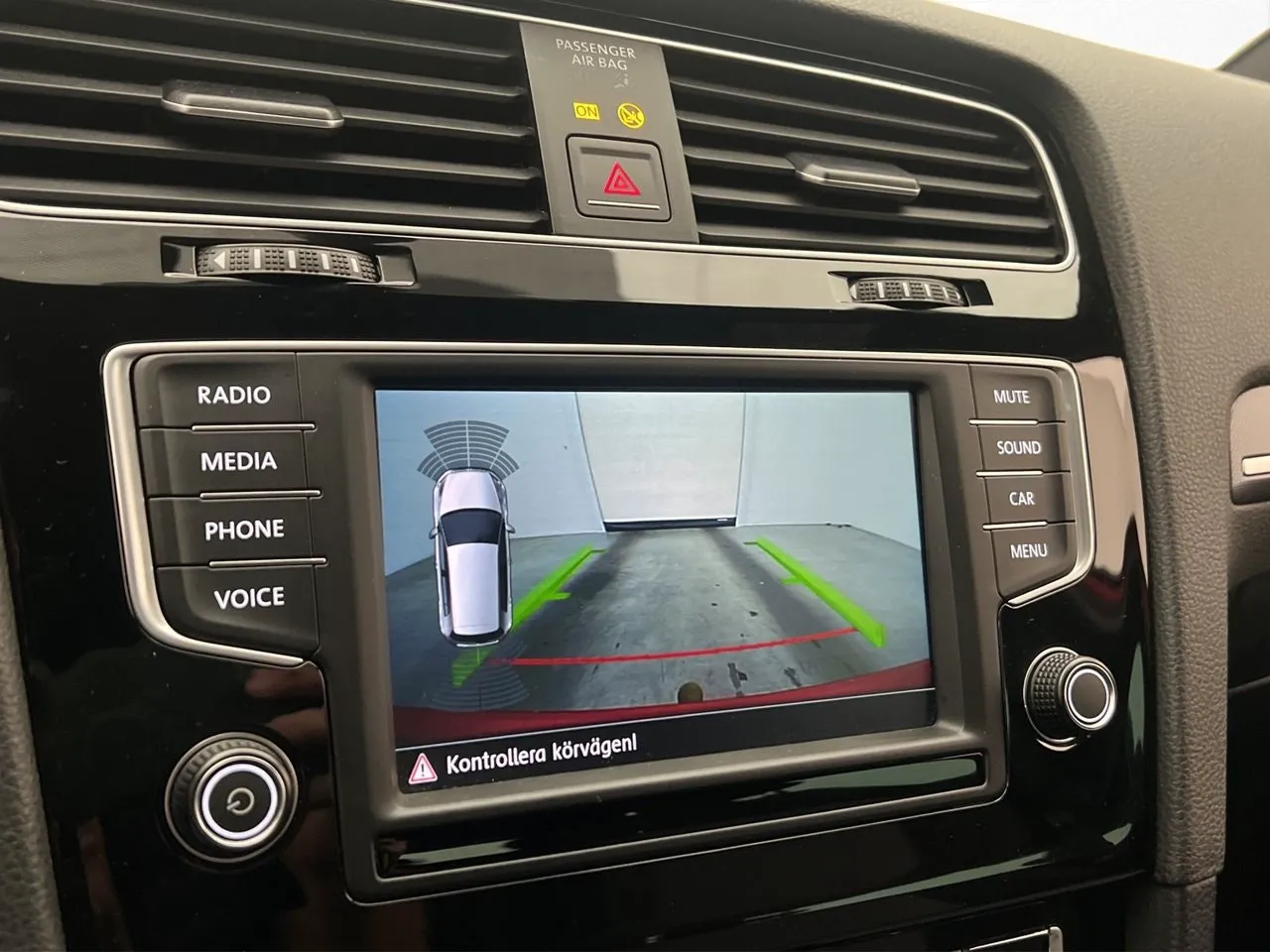 Vehicle image 21