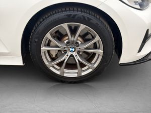 BMW 330 bild 31