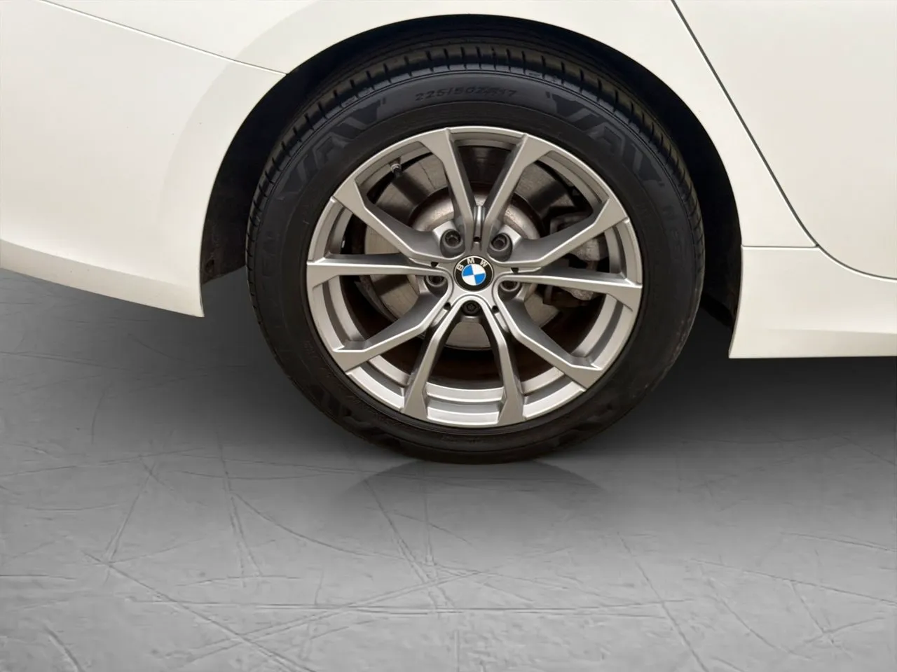 Vehicle image 30
