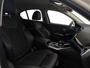 BMW 330 bild 23