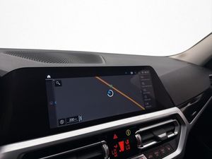 BMW 330 bild 17
