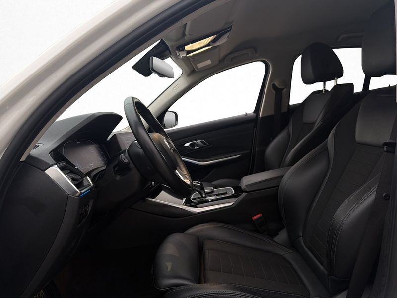BMW 330 bild 9