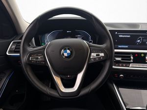 BMW 330 bild 10