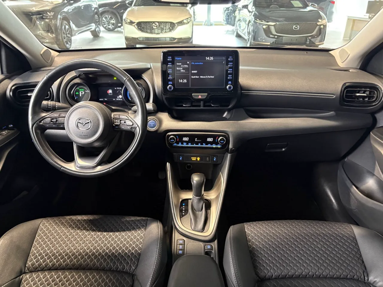 Vehicle image 11
