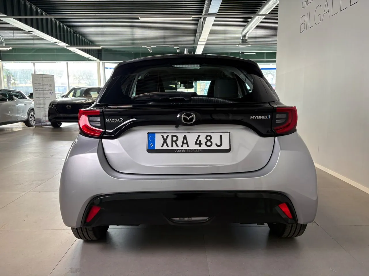 Vehicle image 4