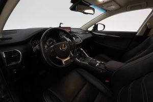 Lexus NX bild 12